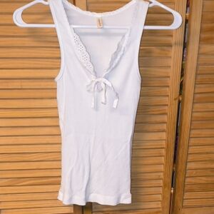 Aeropostale Brand Women's White Lace Trim Sleeveless Tank-Size Small-Like New